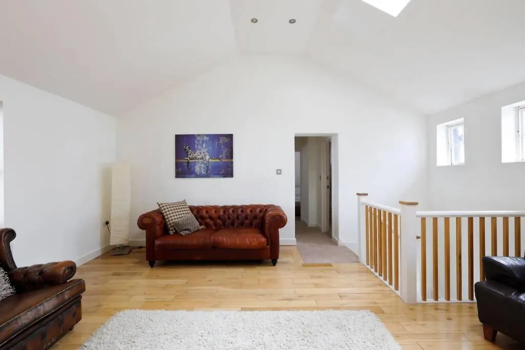 Beautiful 2 Bedroom Mews House With Parking By The Beach Brighton 0*,